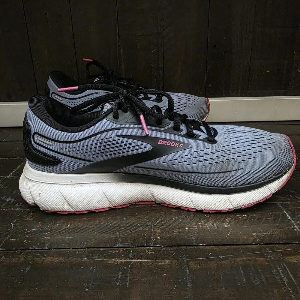 Brooks these shoes